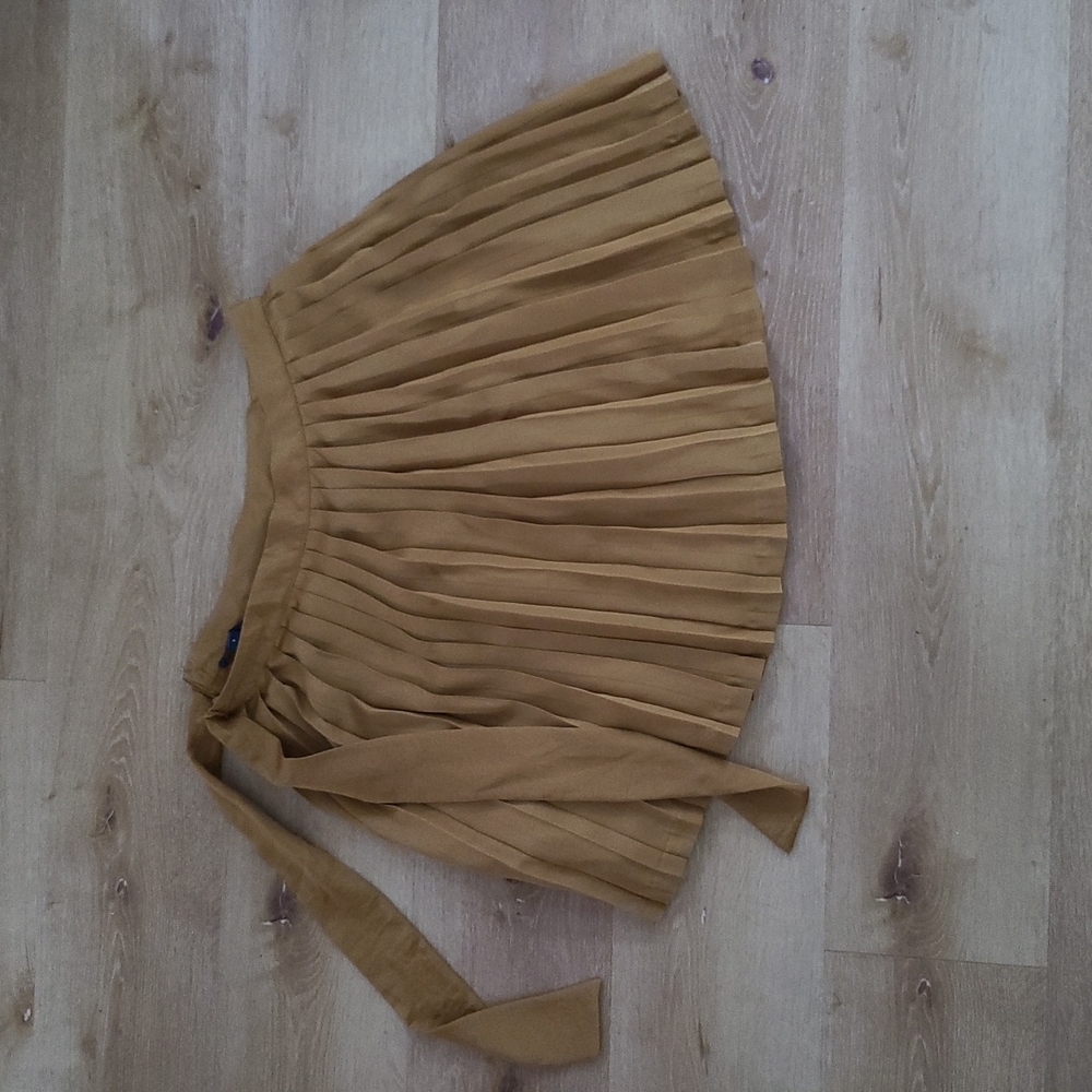 Gold GAP pleated mini skirt, size 4